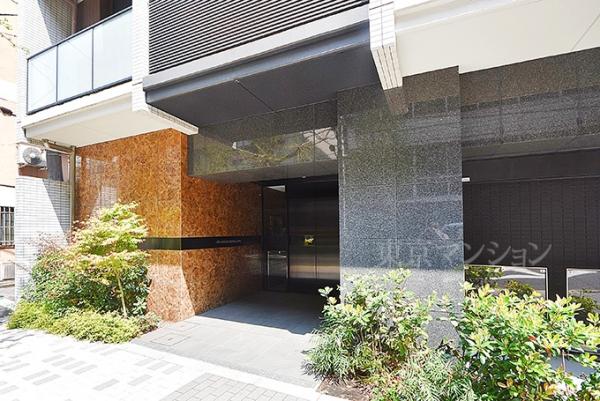 リビオレゾン新虎通り エントランス（外）