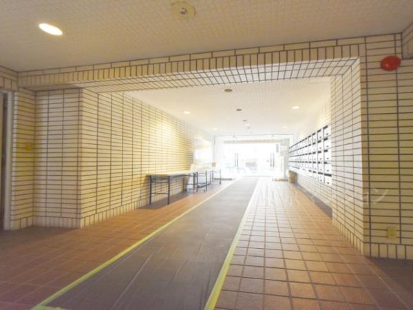 ディアプラザ根津 エントランスホール