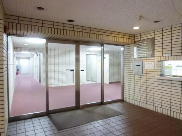 ディアプラザ根津 エントランスホール