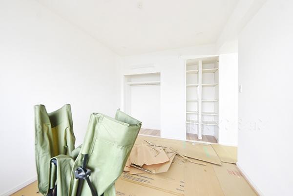 クレッセント中目黒 リビング以外の居室