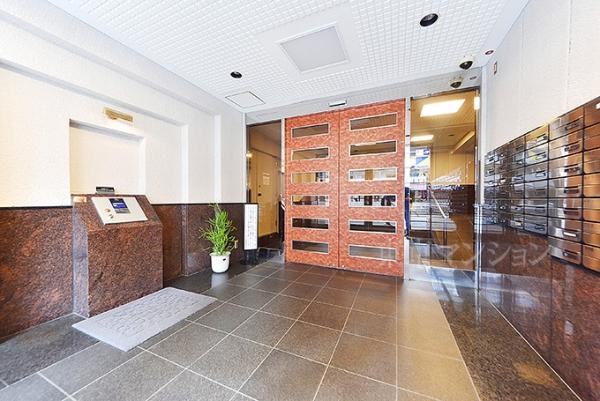 クレッセント中目黒 エントランスホール