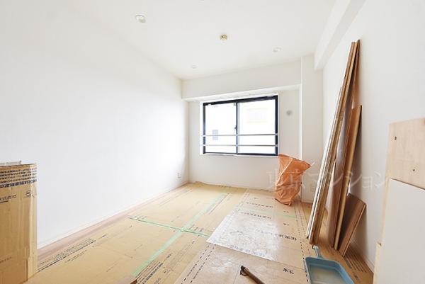 クレッセント中目黒 リビング以外の居室