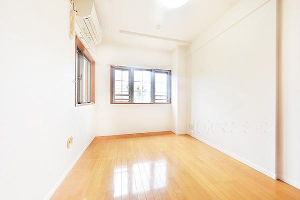 グランシティ練馬春日町 2 リビング以外の居室