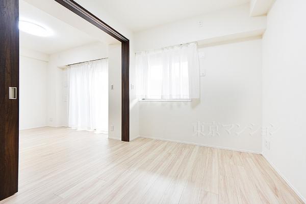 グローリオ武蔵関 リビング以外の居室