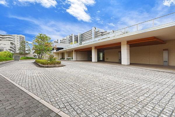 コスモザパークス調布多摩川 エントランス（外）