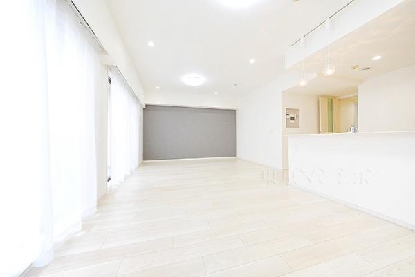 コスモザパークス調布多摩川 リビング