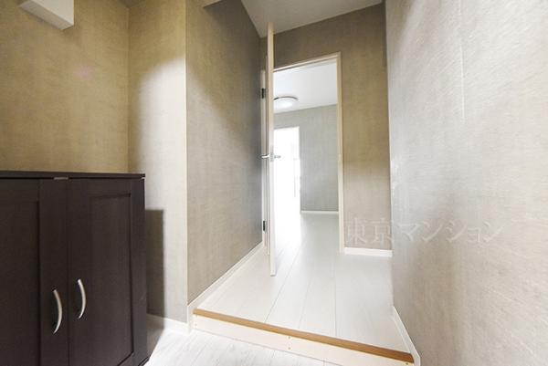 ヌーベルメゾン鶯谷 玄関