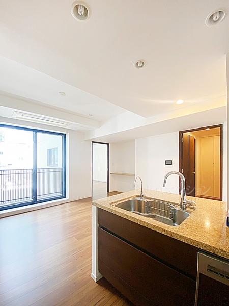 テラス渋谷美竹 リビング