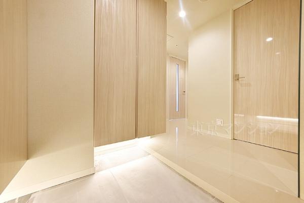 クロスエアタワー 玄関