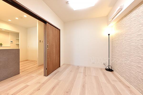 メガロン仲六郷 リビング以外の居室
