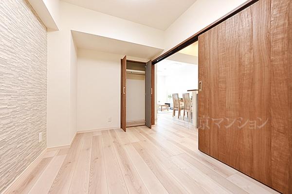 メガロン仲六郷 リビング以外の居室