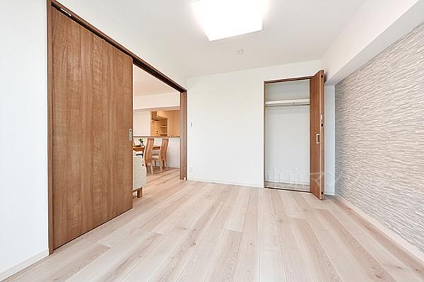 メガロン仲六郷 リビング以外の居室