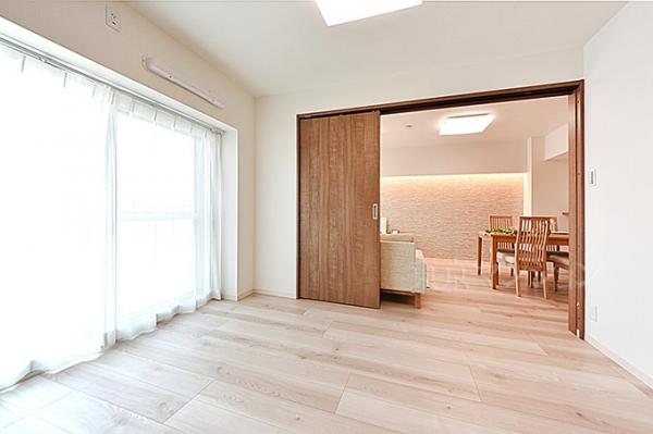 メガロン仲六郷 リビング以外の居室