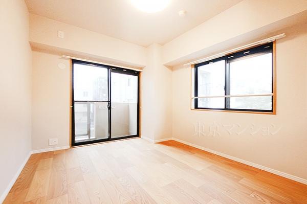 コスモガーデン日暮里 リビング以外の居室