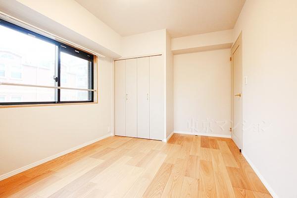 コスモガーデン日暮里 リビング以外の居室