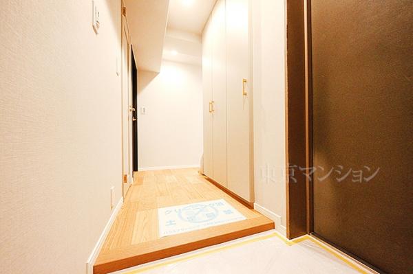 コスモガーデン日暮里 玄関