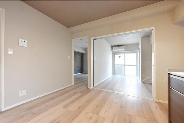 ワコーレ・ルミエール三ノ輪 リビング