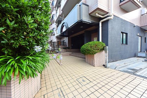 グリュック８二子玉川イーストウィング エントランス（外）