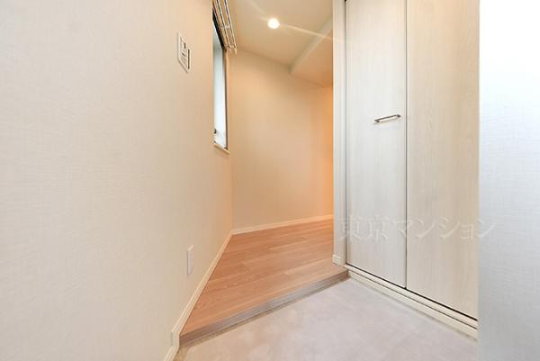 ディオレ西新宿 玄関