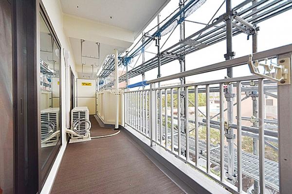 光が丘パークタウンゆりの木通り南１号棟 バルコニー