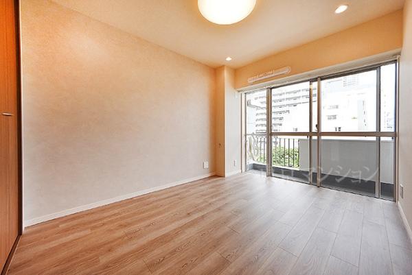 パレス三條 リビング以外の居室