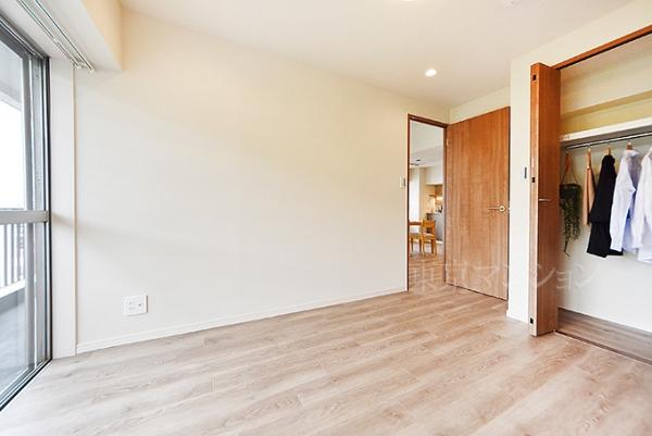 パレス三條 リビング以外の居室