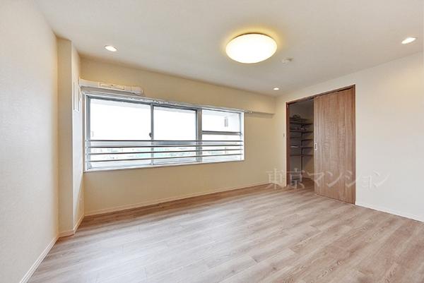 パレス三條 リビング以外の居室