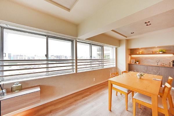 パレス三條 リビング