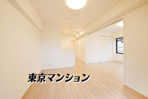 ソレイユ高島平1 リビング