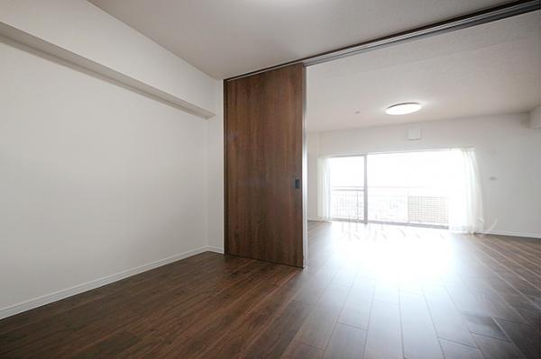 ビューネタワー平井 リビング以外の居室