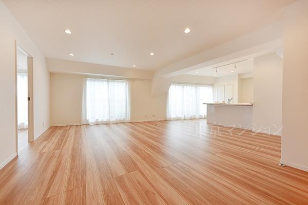 モナーク根岸 リビング