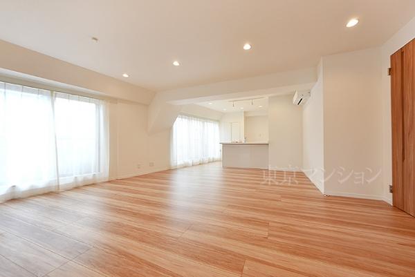 モナーク根岸 リビング