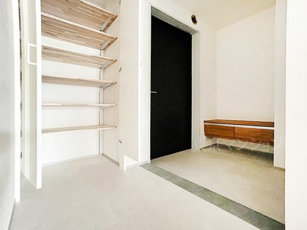 はなみずき通り北六番館 玄関