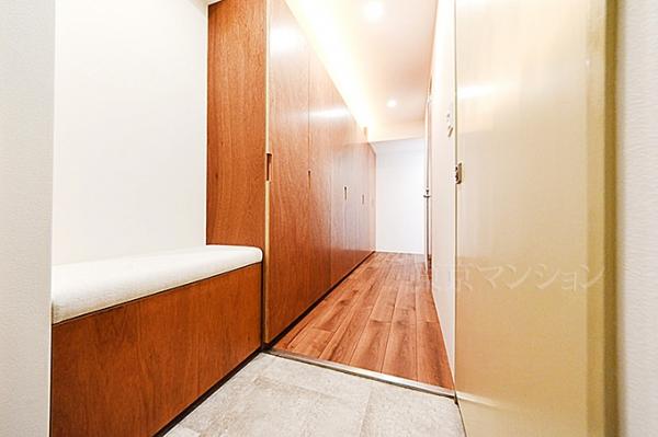 日興パレス高田馬場 玄関