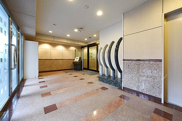 フリーディオ四谷三丁目 エントランス（外）