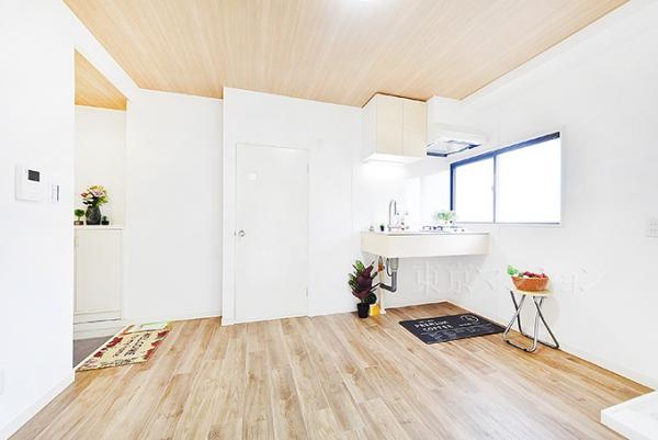 スカイハイツ広沢 リビング