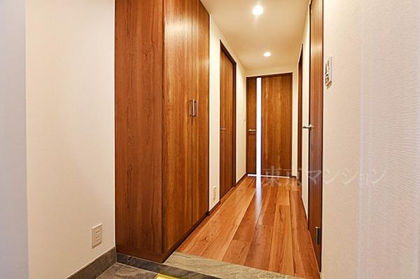 ヴィラフォンターナ千代田富士見 玄関