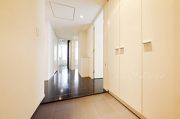 銀座タワー 玄関