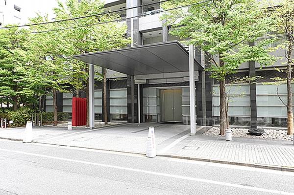 銀座タワー エントランス（外）