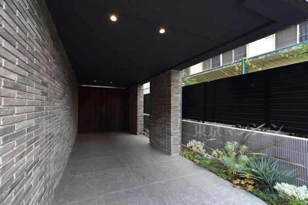 ベルジェンドつつじヶ丘ガーデンサバーブ エントランス（外）