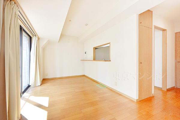 スカーラ台東根岸 リビング