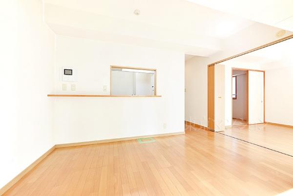 スカーラ台東根岸 リビング