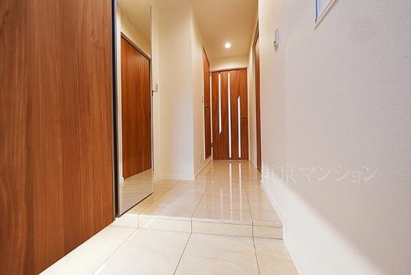 ドミール五番町 玄関