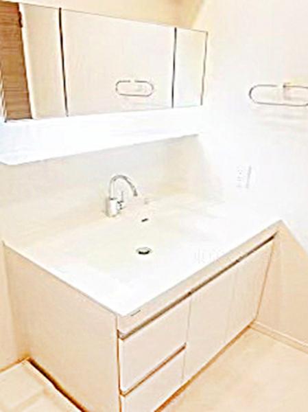 宮廷東新宿ビル 洗面化粧台