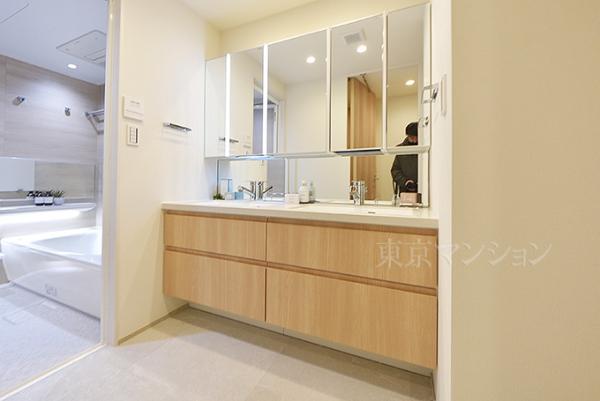 パークタワーグランスカイ 洗面化粧台