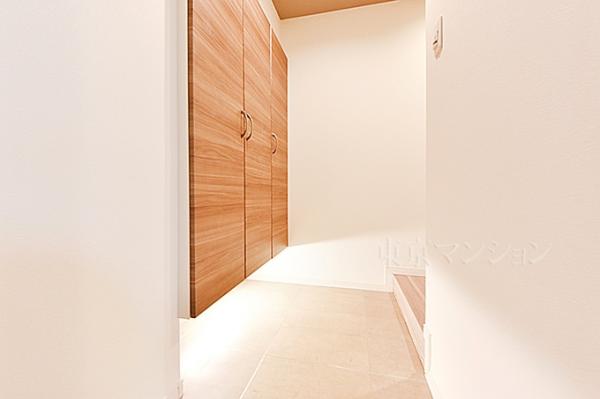 ヴィラ・アドバンス 玄関