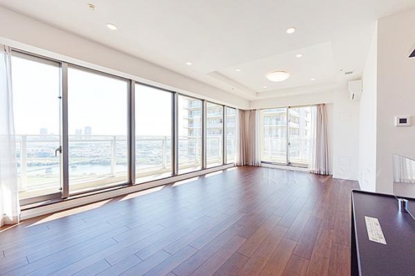 ザ・リバープレイスイーストタワー リビング