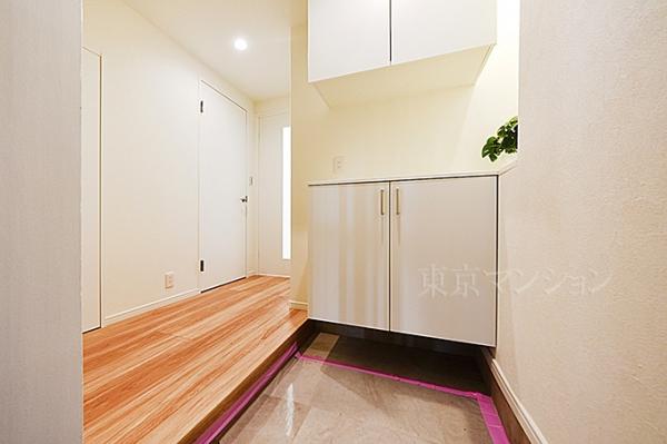 ライオンズマンション三鷹第３ 玄関