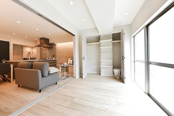 ライオンズマンション赤坂第２ リビング以外の居室