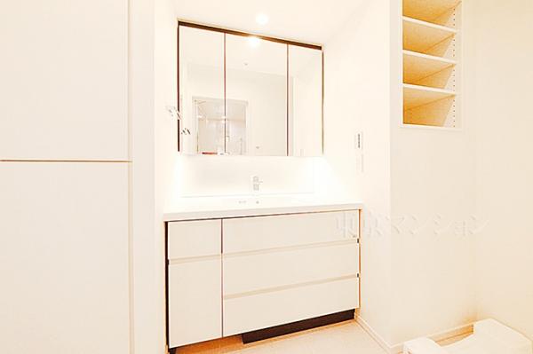 ＷＯＲＬＤ　ＴＯＷＥＲ　ＲＥＳＩＤＥＮＣＥ 洗面化粧台